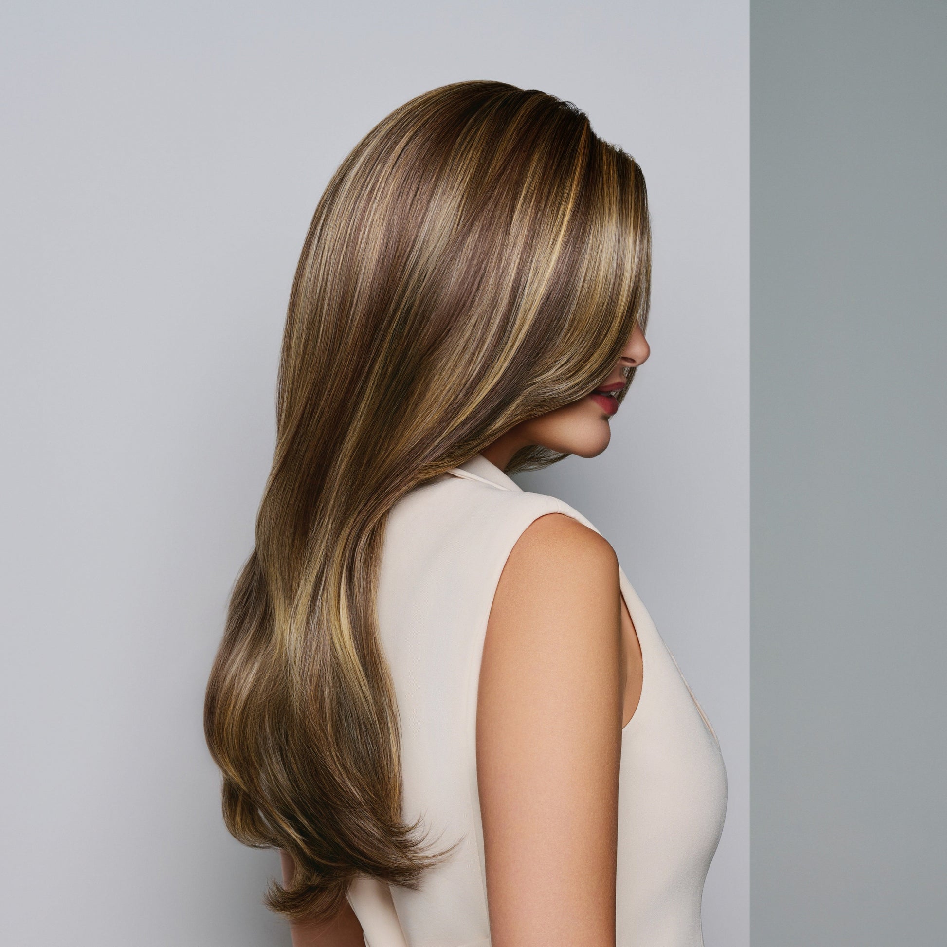 Feature Length side view shown in RL11/25SS