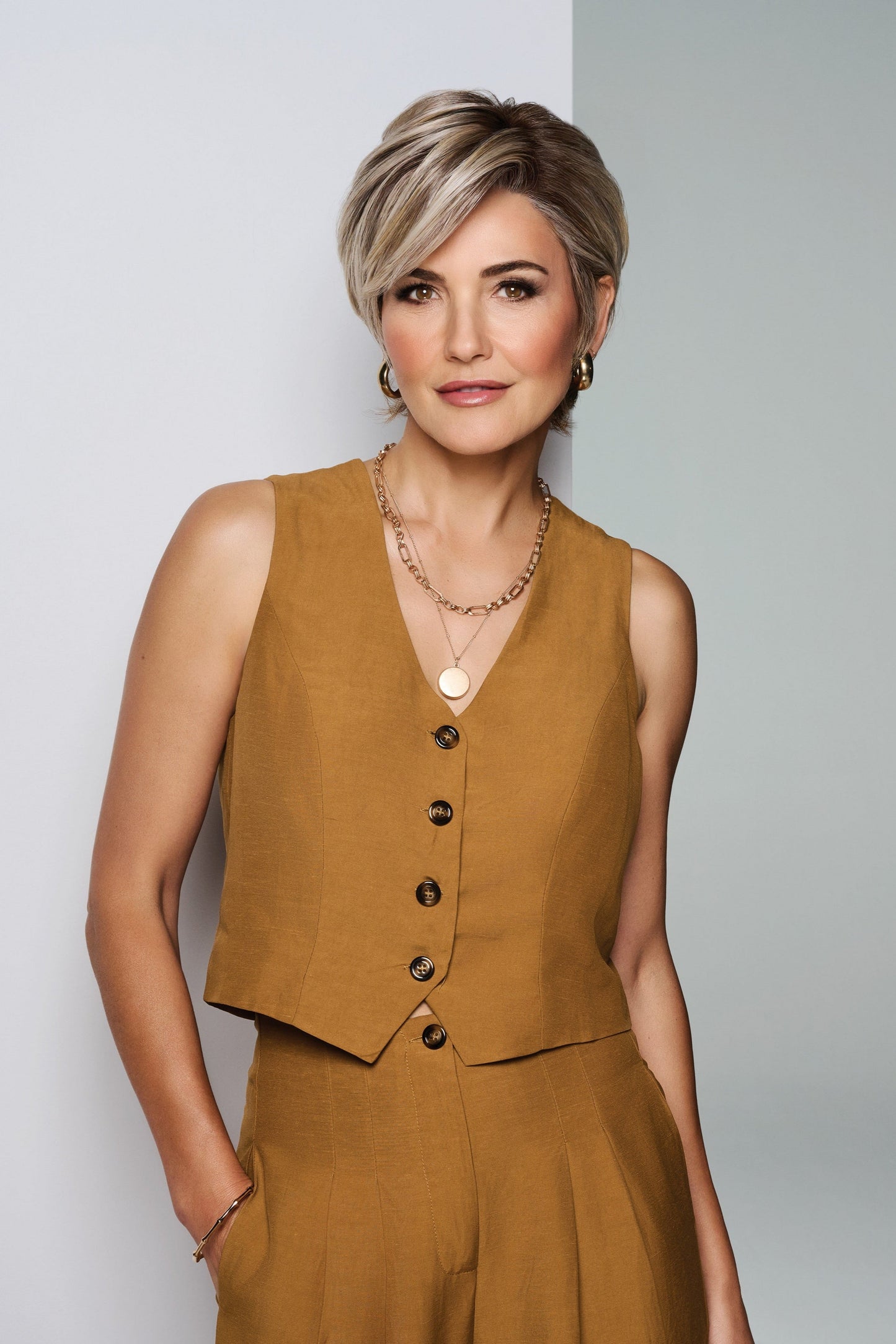 Posh Premiere shown in RL17/23SS Shaded Iced Latte Macchiato