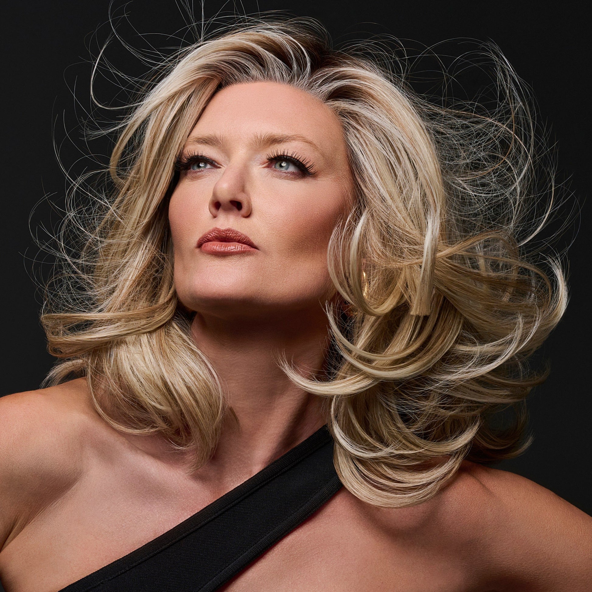 Showrunner shown in RL19/23SS Shaded Biscuit