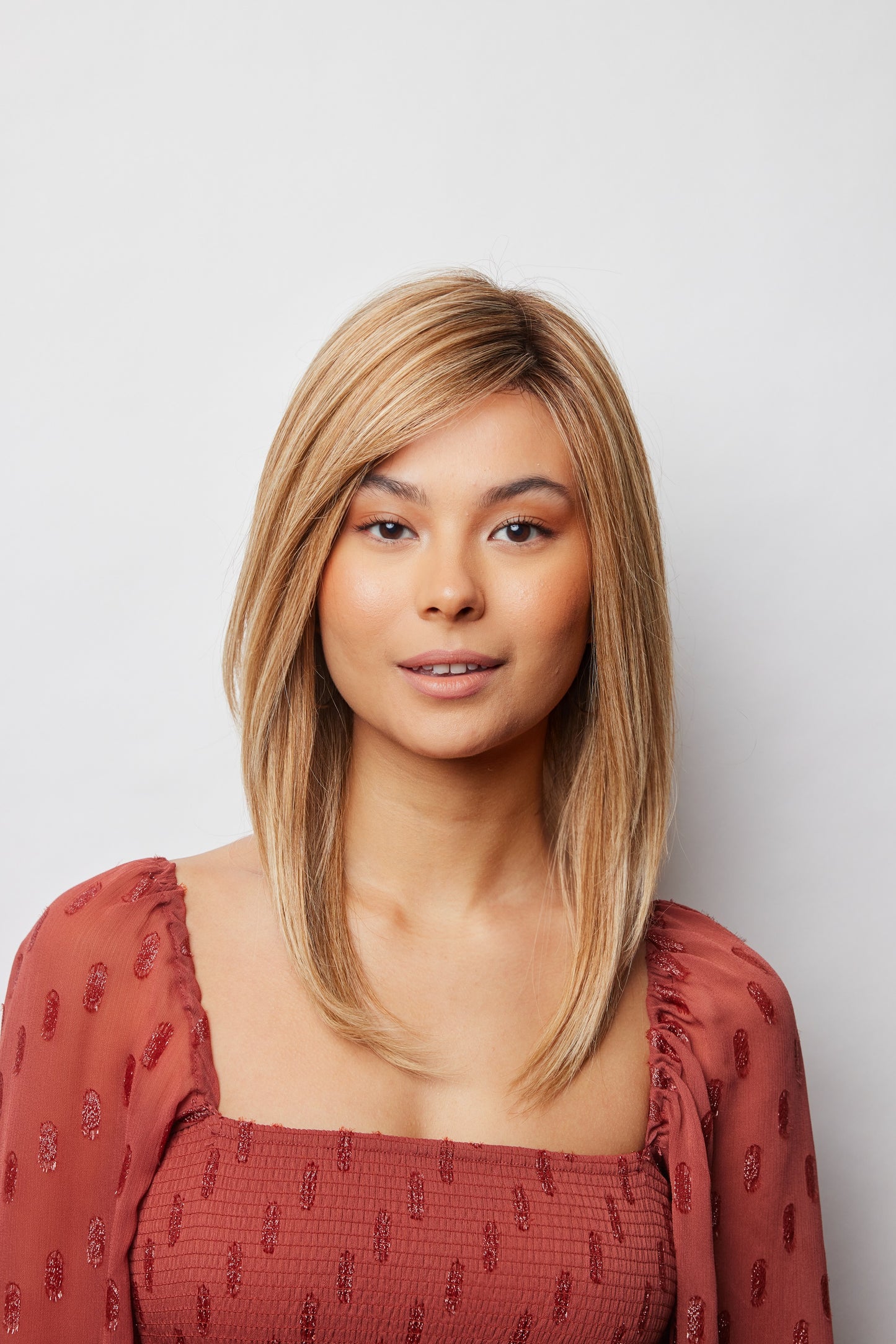 Thea front view shown in Hazelnut Cream R