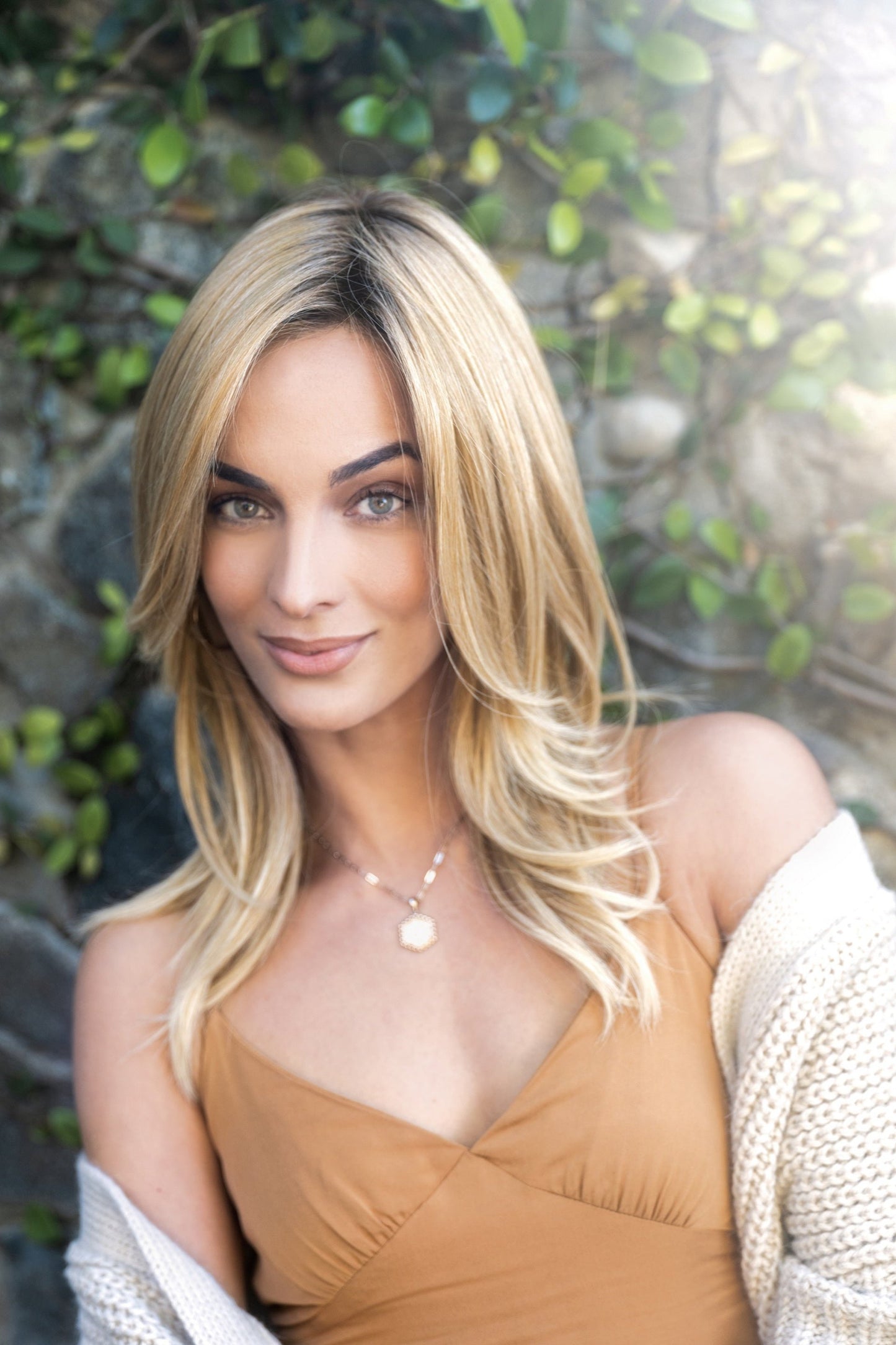 Thea shown in Moonlight Blond R