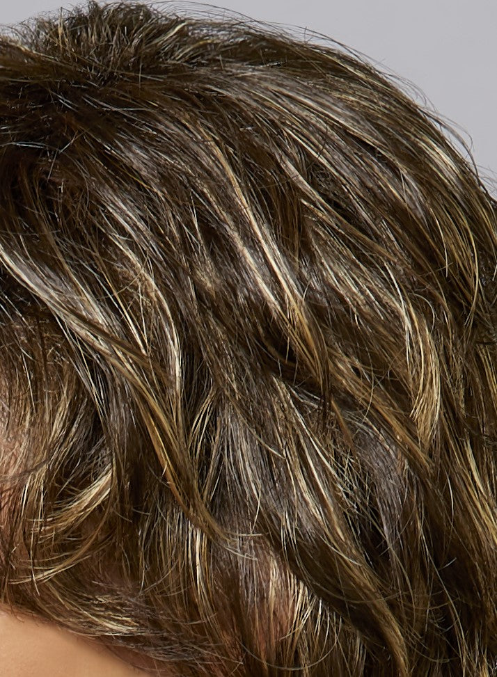 626H | Dark brown with golden blonde highlights